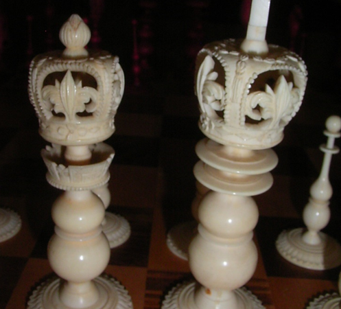 An Indian made ivory chess set belonging to William Paxton. The flags on the white castles show the cross of St George and those on the red castles show the tricolour of France (Courtesy of Judith Paxton)